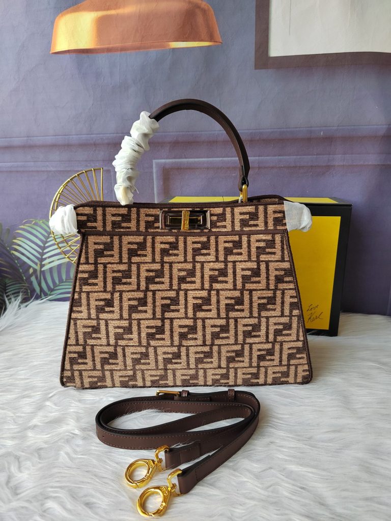 FENDI フェンディ アイシーユー FFタペストリ ハンドバッグ ショルダーバッグ 3色 - 画像 2