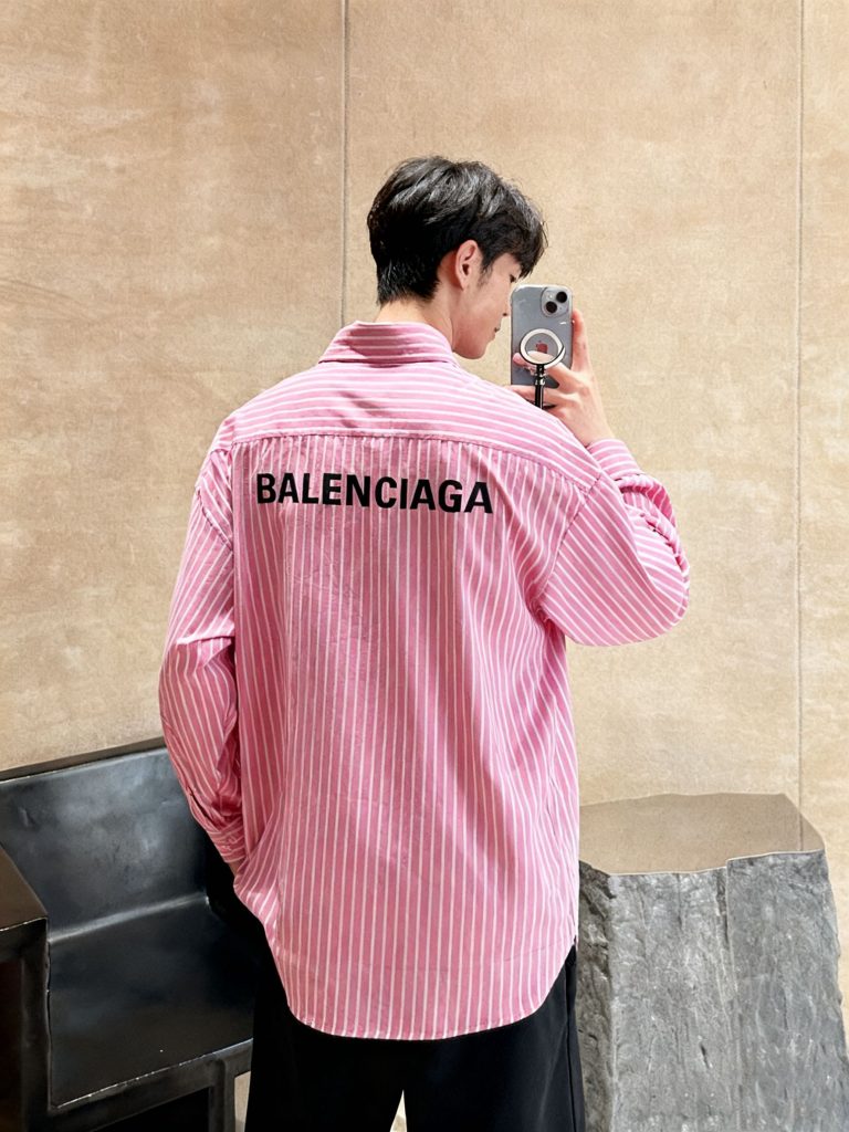 BALENCIAGA バレンシアガ バックロゴ柄 ピンク バッグ｜仕事帰りに使いやすさを写真で整理