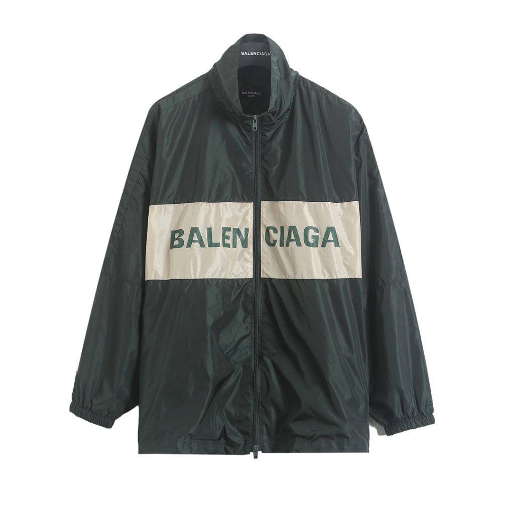 BALENCIAGA バレンシアガ フラップ付きパーカー メンズ ブラック ファッションアイテム｜季節の変わり目に予算内で見たいポイント