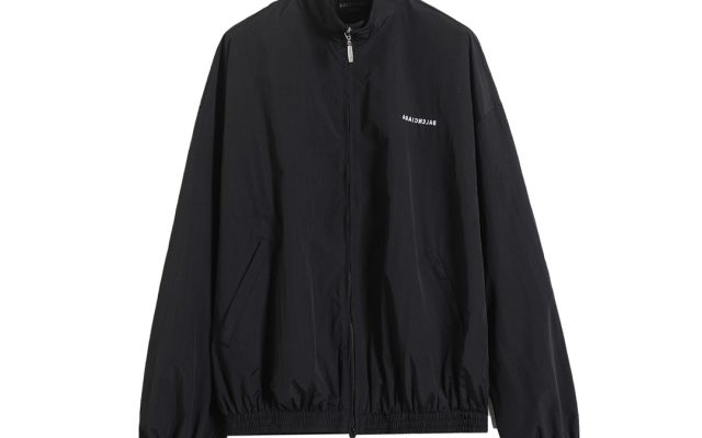 ブランドアイテムのジャケットは価格・収納・合わせ方でどう見るか