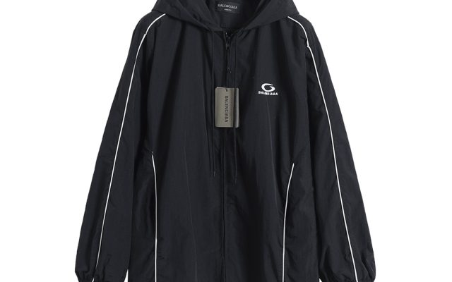 黒系パーカーを服に合わせるなら見るべき3点