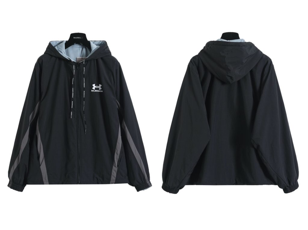 UNDER ARMOUR アンダーアームアーマー フード付きジャケット 71字｜旅行に使いやすいファッションアイテムを写真で確認