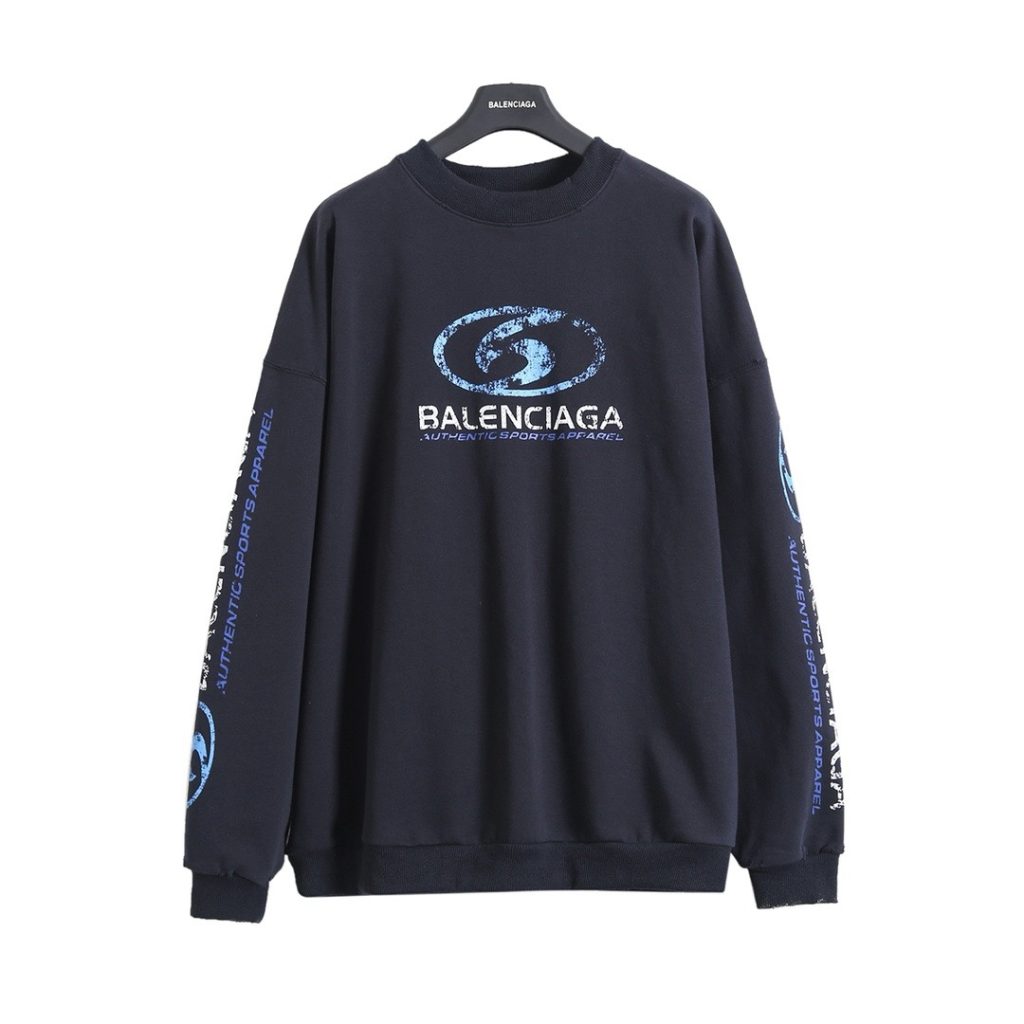 通勤で使うBALENCIAGAのシャツは上着との相性が気になる