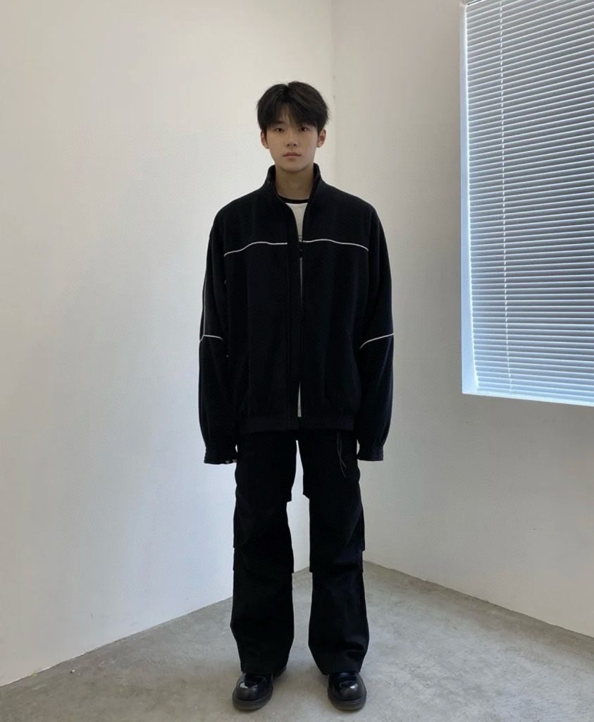 BALENCIAGA バレンシアガ フリースジャケット 本革 ファスナー ブラック ブランド小物|通勤の日に使いやすさを写真で整理