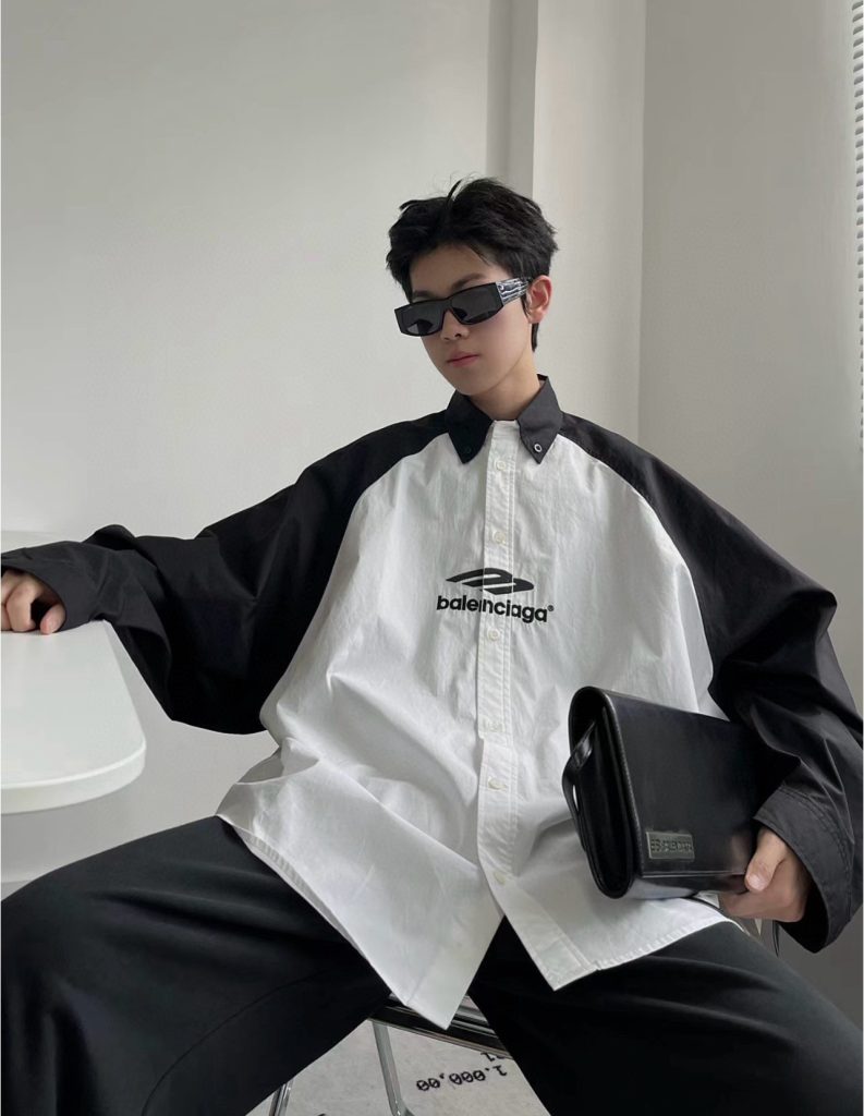 BALENCIAGA バレンシアガ ロングシャツ ブラック ホワイト|季節の変わり目で使いやすいファッションアイテムを写真で確認