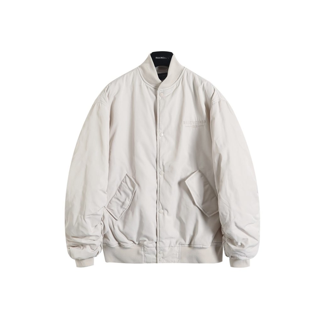 BALENCIAGA バレンシアガ バルエンシアガ フライトジャケット 黒/白 全2色｜カフェに使いやすいファッションアイテムを写真で確認