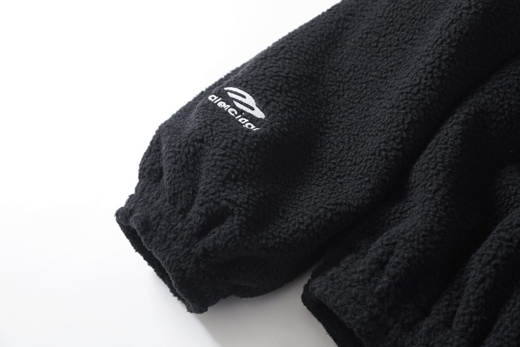 BALENCIAGA バレンシアガ フルーティング フリースパーカー 黒色 - 画像 4
