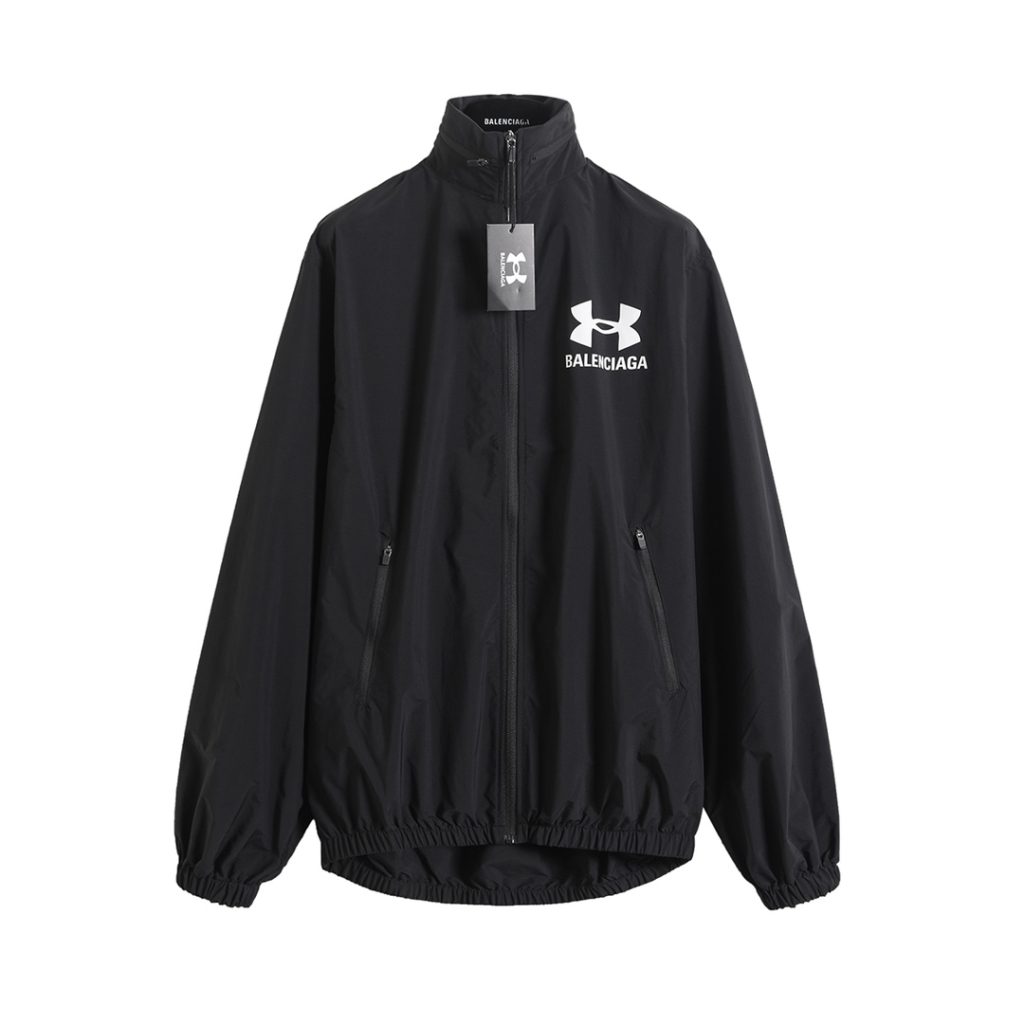 UNDER ARMOUR アンダーアーマー フルジップジャケット ブラック｜仕事帰りに使いやすいファッションアイテムを写真で確認