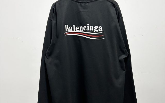 ユニセックス向けTシャツの選び方：ブラックとサイズ感