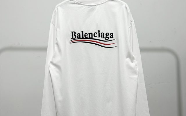 ブランドアイテムのTシャツを予算内で探す前に見るホワイトのポイント