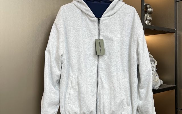 服装選びで迷ったら：ジャケットの価格と使い道