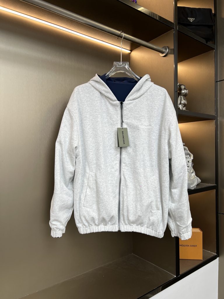 BALENCIAGA バレンシアガ フード付きジャケット 本革 軽量 通勤 ファッション｜仕事帰りに毎日に合わせるポイント