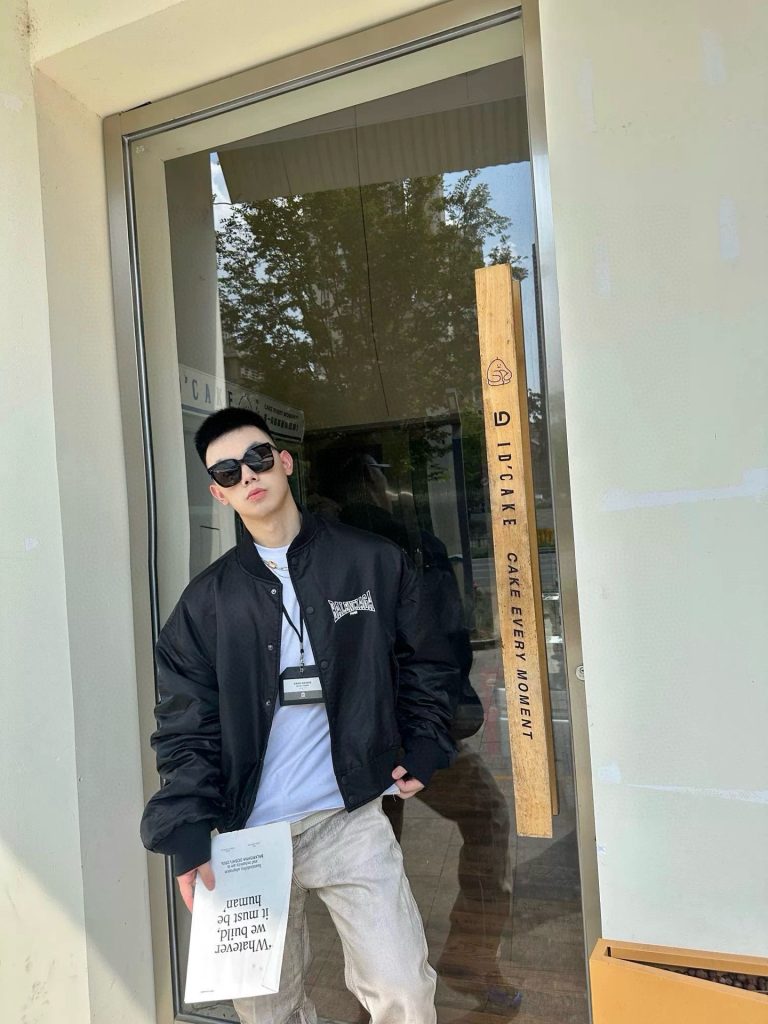 BALENCIAGA バレンシアガ バンダージャケット ブルゾン ブラック 全4色 ファッション｜旅行の日に写真で選び方を確認