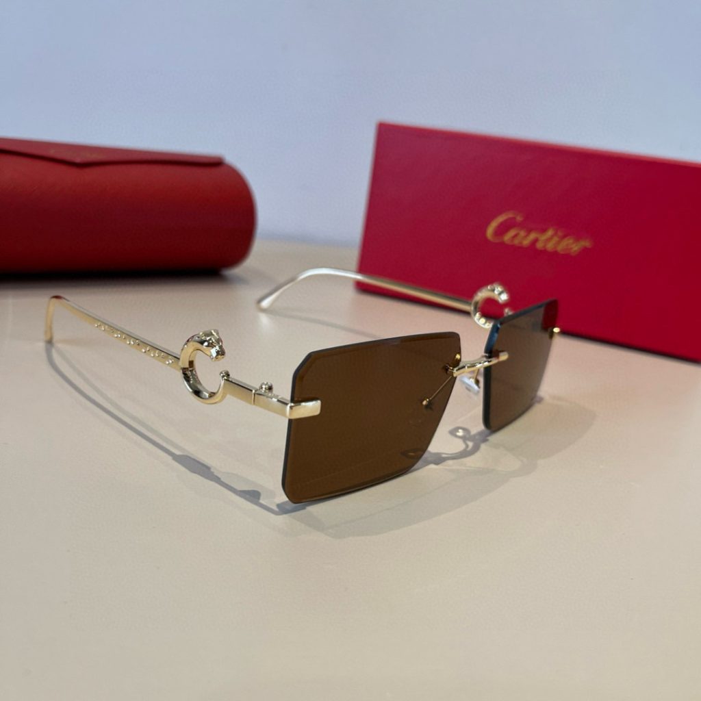 CARTIE カルティエ フレームレスサングラス メンズ レディース ブランド小物｜仕事帰りに使いやすさを写真で整理