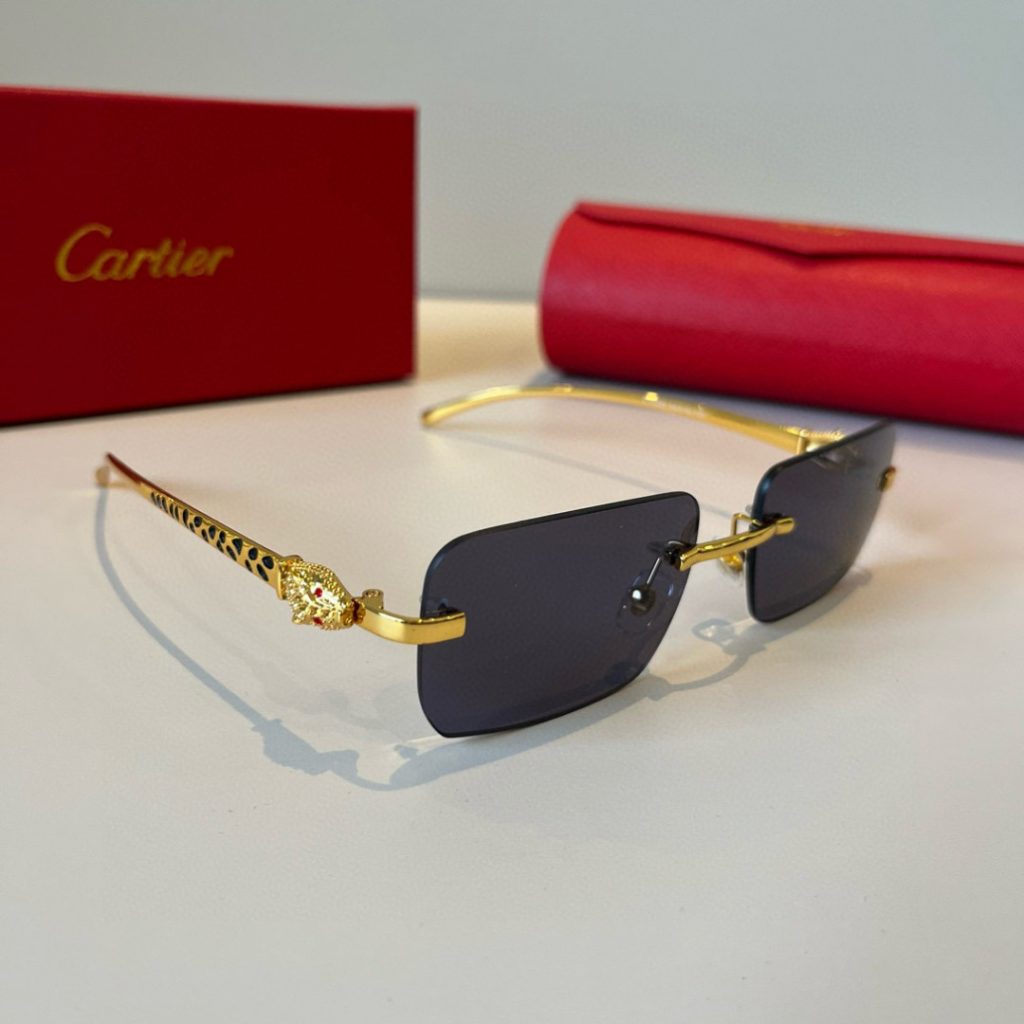 CARTIE カルティエ サングラス メタル ロゴ入り デザイン 金色 ブラック レディース…｜カフェに使いやすいファッションアイテムを写…