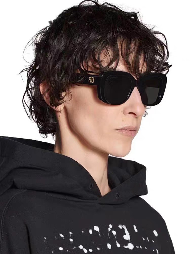 BALENCIAGA バレンシアガ サングラス フレーム 型番BB0295 ブランド小物|ランチの日に写真で選び方を確認