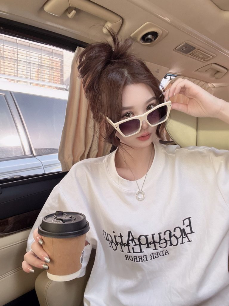 CELINE セリーヌ サングラス 2025新作 サイズ:P125 防紫外線 フラットサング…|休日に使いやすいファッションアイテムを写真…