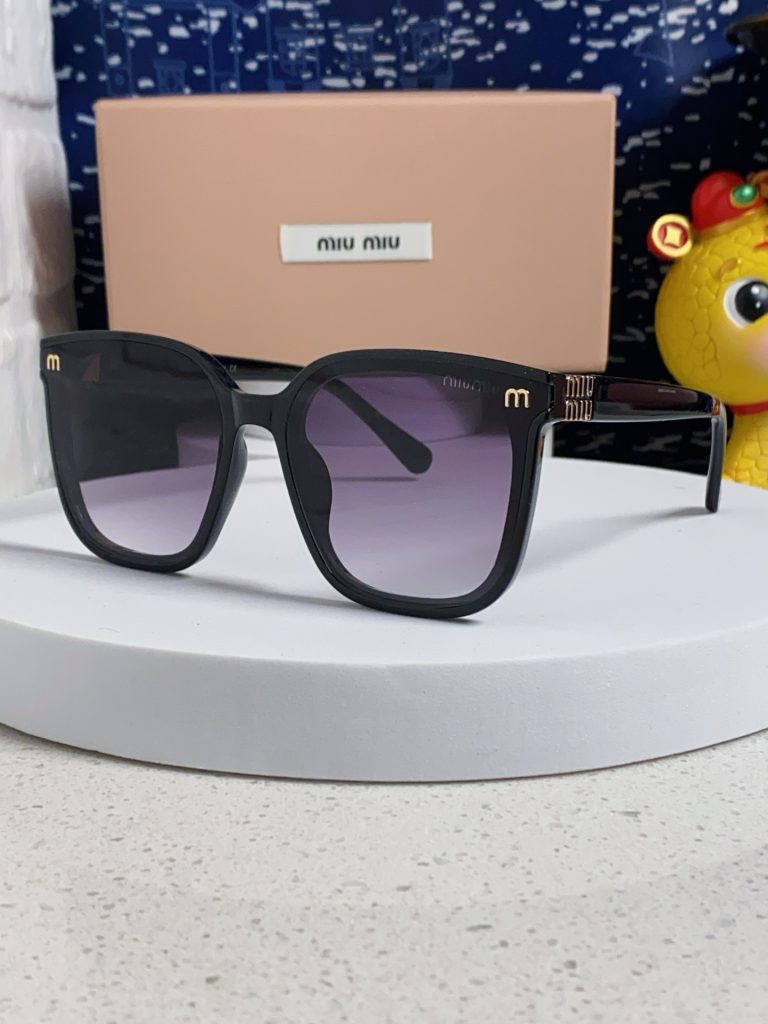 MIU ミウミウ サングラス フラットレンズ 通勤 レディース ブランド小物|毎日に失敗しにくい選び方