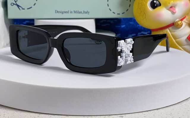 Off-Whiteのその他は価格・収納・合わせ方でどう見るか