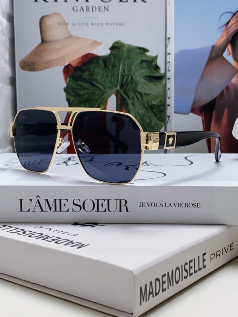 VERSACE ヴェルサーチ メンズ サングラス プレミアム フレーム 金色 ブランド小物|旅行の日に選ぶ前の確認ポイント