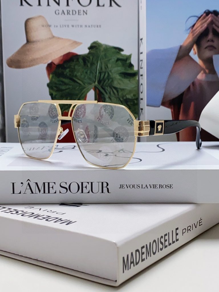 VERSACE ヴェルサーチ サングラス フラットシェイプ ゴールドメタル ブランド小物｜ギフト選びで予算内で見たいポイント