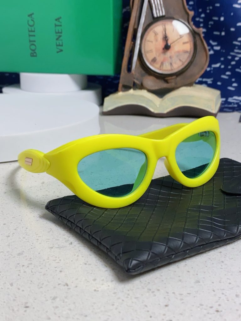 BOTTEGA VENETA ボッテガヴェネタ サングラス フォルムデザイン UVカット レディース ミニサイズ ファッション 多色展開 - 画像 2