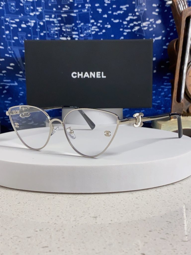 CHANEL シャネル サングラス フラットシェイプ レディース ブランド小物｜旅行の日に選ぶ前の確認ポイント