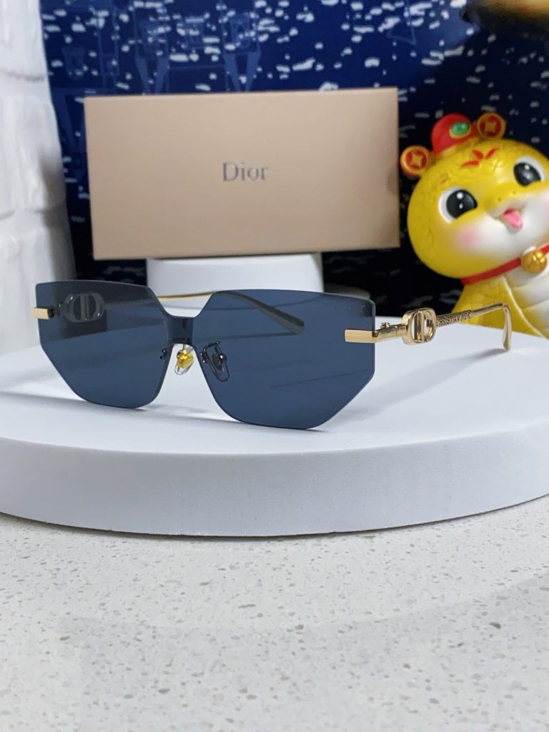 DIOR ディオール サングラス メンズ レディース ブランド小物｜ギフト選びで予算内で見たいポイント