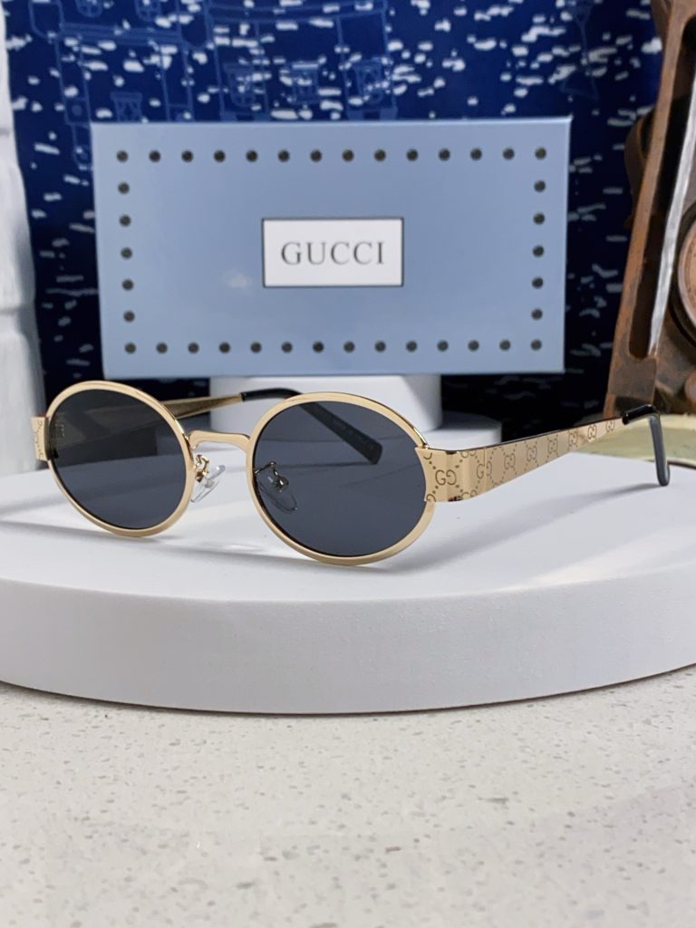GUCCI グッチ サングラス メンズ レディース 楕円型 ブランド小物｜仕事帰りに使いやすさを写真で整理