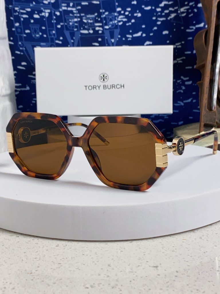 TORY BURCH トーリーバーチ サングラス フレーム：六角形 アンダーアーチ メンズ…｜カフェに使いやすいファッションアイテムを写真…