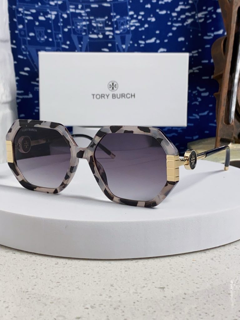 TORY BURCH トリー バーチ サングラス メンズ レディース 2025年新作 多 形…｜カフェに使いやすいファッションアイテムを写…