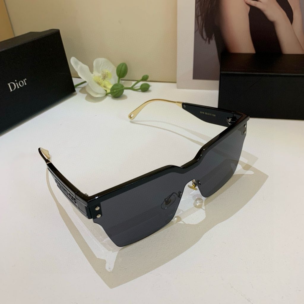 DIOR ディオール サングラス フラットサングラス メンズ ブランド小物｜通勤の日に毎日に合わせるポイント