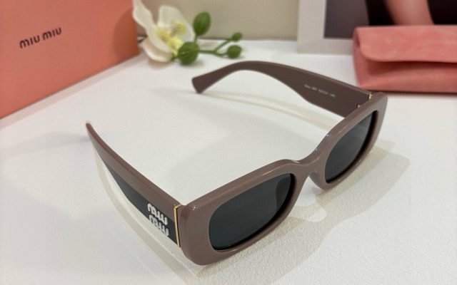 ブランドアイテムのその他は価格・収納・合わせ方でどう見るか
