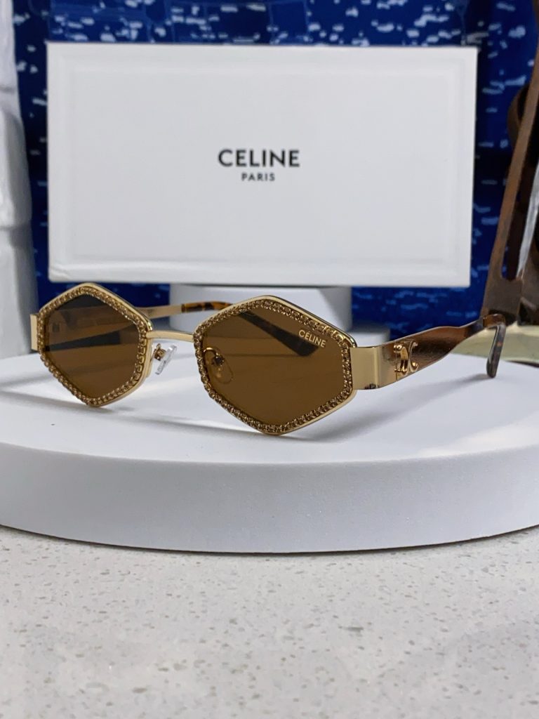 CELINE セリーヌ サングラス メタルフレーム 満鑽 レディース ゴールド ブラック テ…｜ギフトに使いやすいバッグを写真で確認