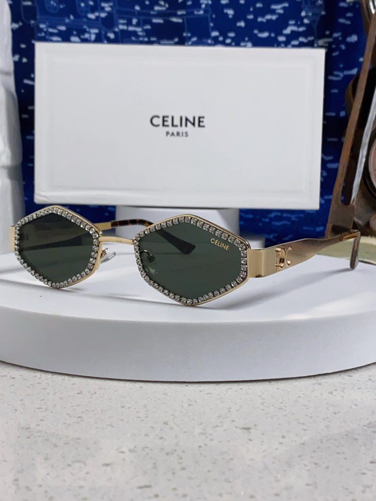 CELINE セリーヌ メガネ サングラス フラットシェイプ ブランド小物｜通勤の日に毎日に合わせるポイント