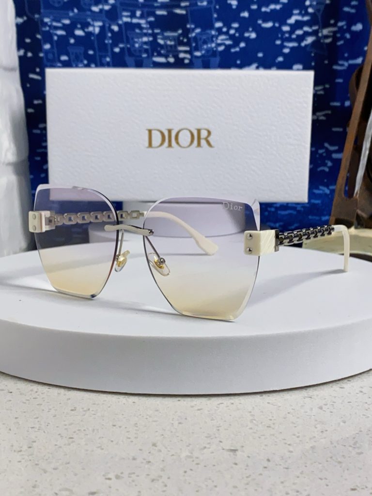 DIOR ディオール サングラス 2025年新作 レディース ブランド小物|通勤の日に毎日に合わせるポイント