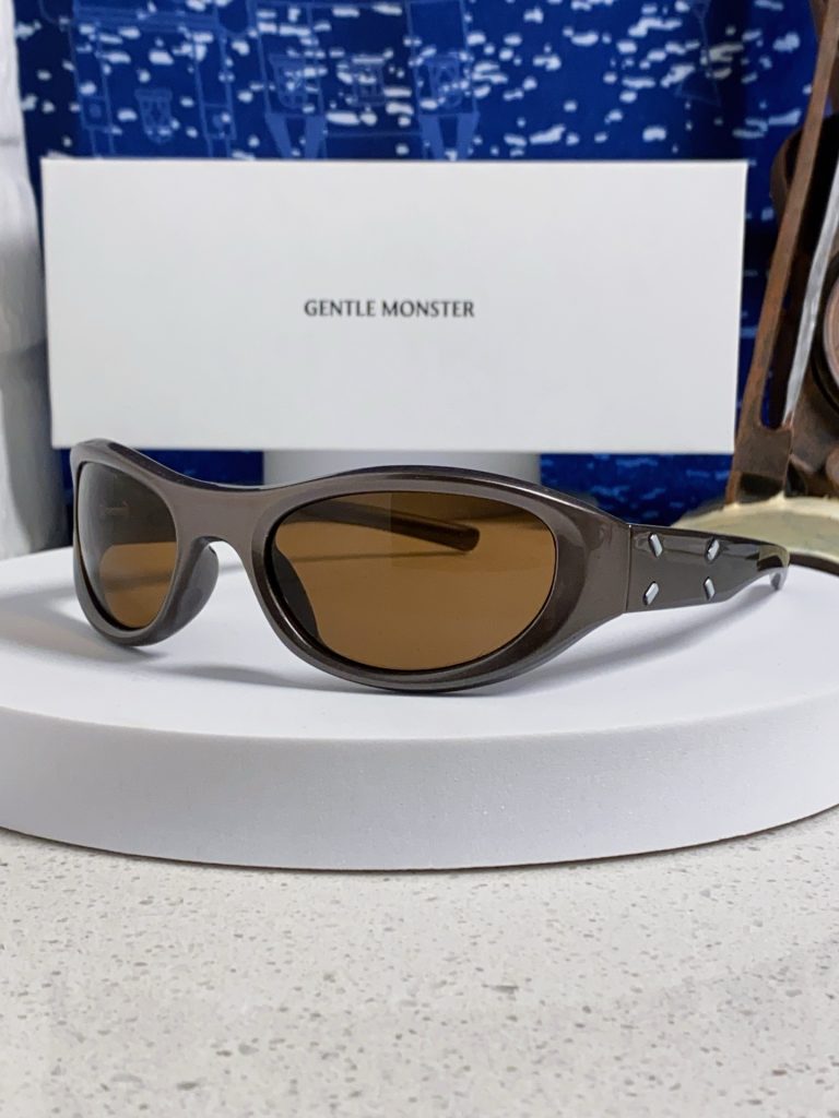 GENTLE MONSTER ジェントルモンスター サングラス ブランド小物｜ランチの日に写真で選び方を確認