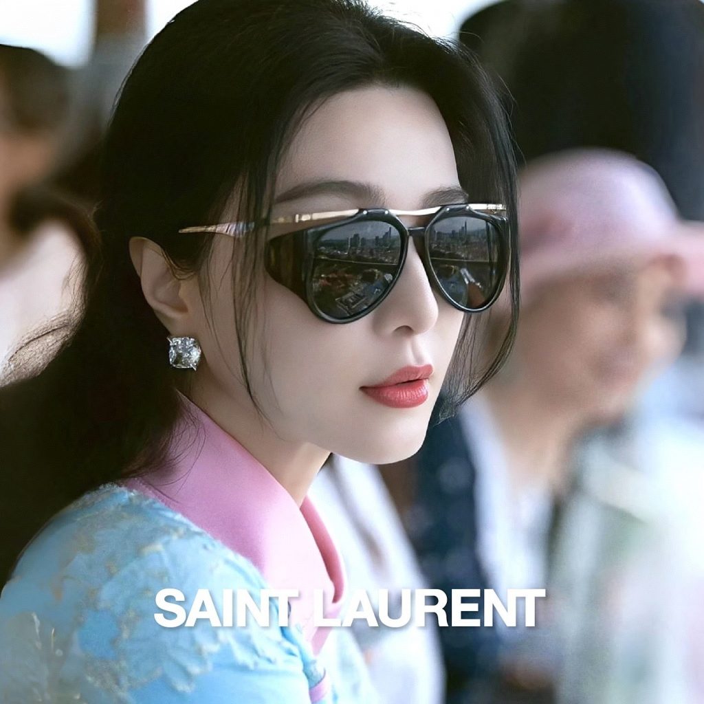 コートの日の予定に合うSAINT LAURENTのコート、決め手は開け閉め
