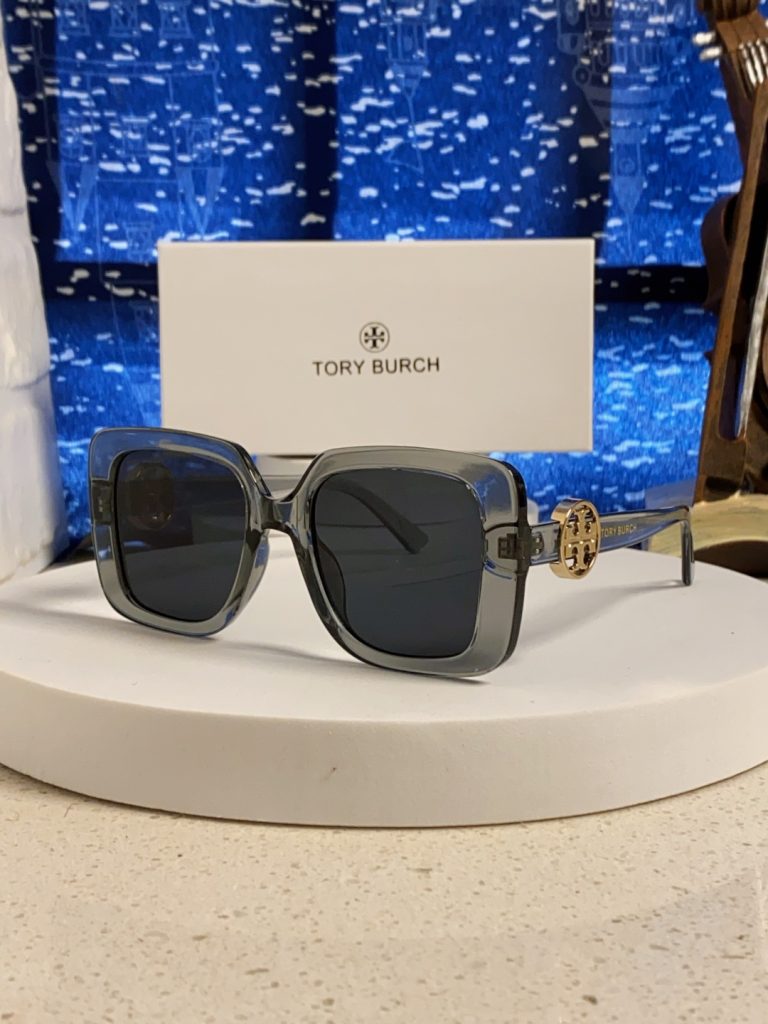 TORY BURCH トーリーバーチ サングラス フレーム型 メンズ レディース 2025年…|旅行に使いやすいファッションアイテムを写真…