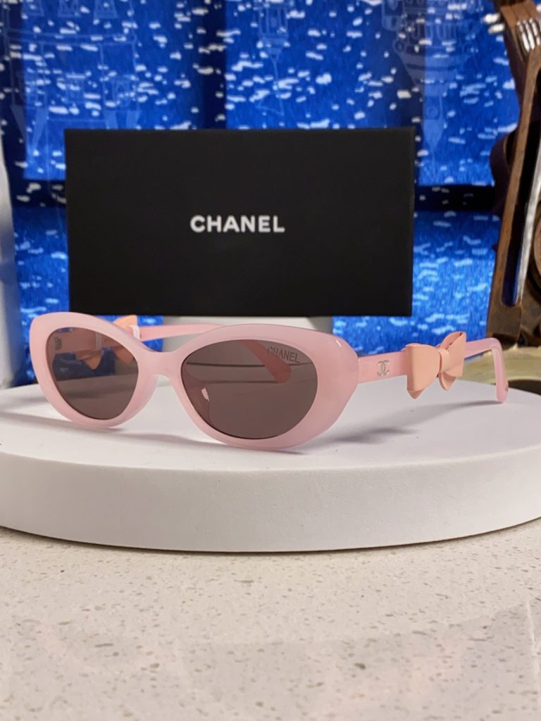 コートの日の予定に入れやすいCHANELのサングラスの条件