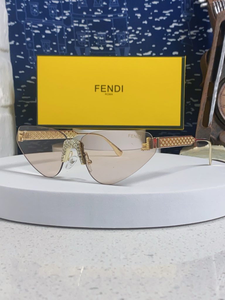 FENDIのその他を予算内で探す前に見る写真のポイント
