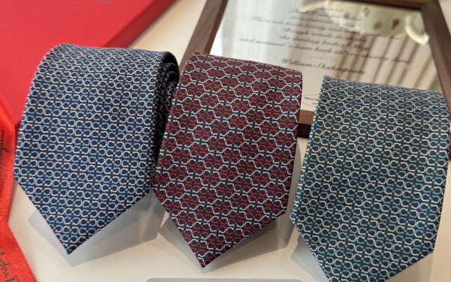 レッド系その他を服に合わせるなら見るべき3点