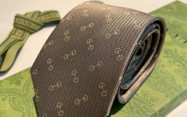 ネイビー系その他を服に合わせるなら見るべき3点