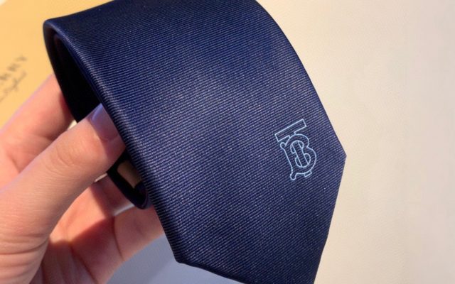 ネイビー系その他を服に合わせるなら見るべき3点