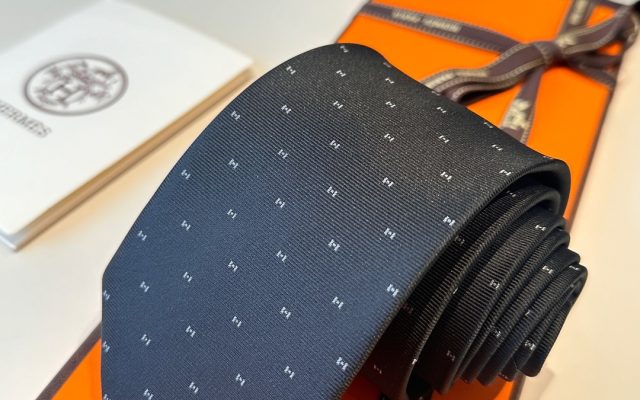 ブランドアイテムのその他を予算内で探す前に見るシルクのポイント