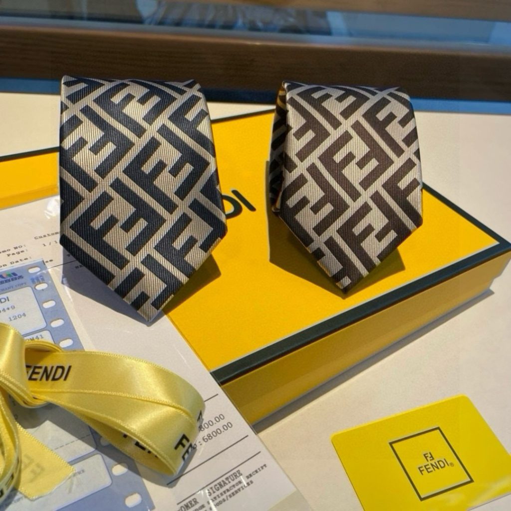 FENDIのその他は価格・収納・合わせ方でどう見るか