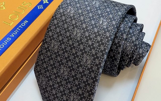物価高でも選びやすいその他：LOUIS VUITTONを自然に取り入れる