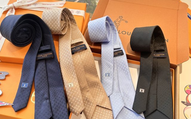 ネイビー系その他を服に合わせるなら見るべき3点