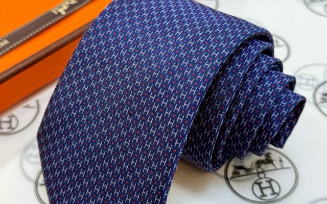 ネイビー系その他を服に合わせるなら見るべき3点