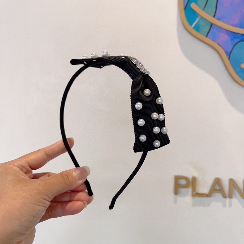 MIU ミウミウ ヘアアクセサリー ピアス 豪華 ブランド ブランド小物｜ギフト選びで予算内で見たいポイント